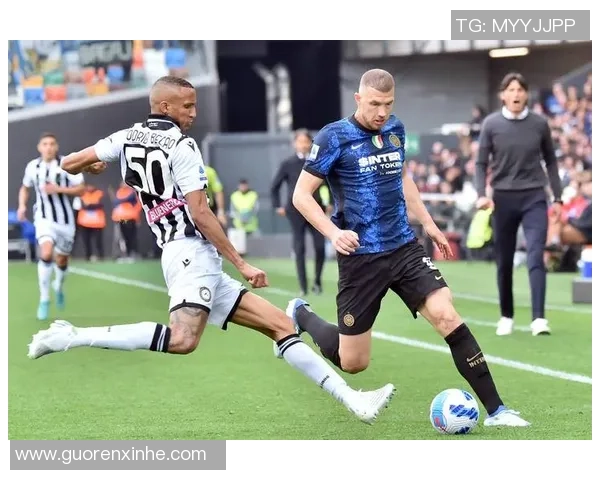 米兰对阵佛罗伦萨首发出炉 莱奥萨勒马克斯亮相 巴特萨基首发 魔笛出战